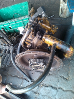 ขายด่วนปั้มไฮดรอลิคcat 240 ถอดจากรถใช้งานอยู่