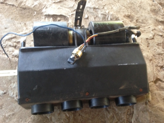 ตู้แอ เก่าเก็บ  ใช้งานดี ลมแรง สวยๆ ถูกๆ