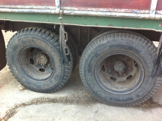 ขายรถบรรทุก 10 ล้อ ISUZU หัวยาว 2 เพลา เครื่อง 165 แรงม้า ยางดี 10 เส้น สภาพรถพร้อมใช้ ยางดี 10 เส้น คัสซีสวย ราคาต่อรอง เครื่อง 6BD1-331423 มีสโลย์ พวงมาลัยพาวเวอร์