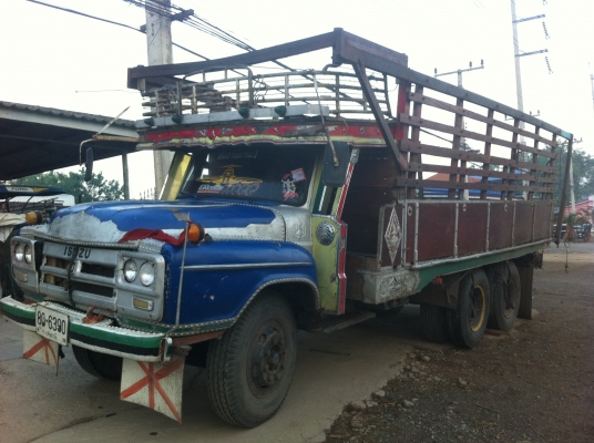 ขายรถบรรทุก 10 ล้อ ISUZU หัวยาว 2 เพลา เครื่อง 165 แรงม้า ยางดี 10 เส้น สภาพรถพร้อมใช้ ยางดี 10 เส้น คัสซีสวย ราคาต่อรอง เครื่อง 6BD1-331423 มีสโลย์ พวงมาลัยพาวเวอร์