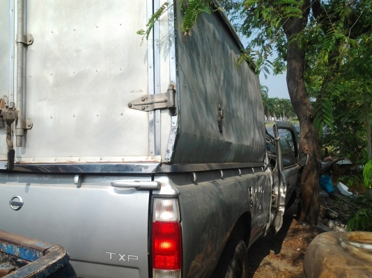 ขายซาก NISSAN FROTER หัวเดียว ปี05 ไม่มีเครื่องเกรีย แต่มีเล่มพร้อมชุดโอน ขายซาก NISSAN FROTER หัวเดียว ปี05 ไม่มีเครื่องเกรีย แต่มีเล่มพร้อมชุดโอน