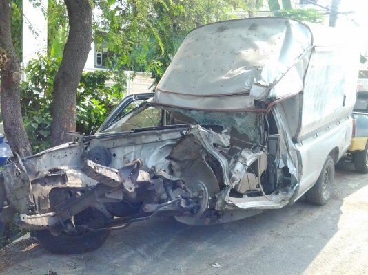 ขายซาก NISSAN FROTER หัวเดียว ปี05 ไม่มีเครื่องเกรีย แต่มีเล่มพร้อมชุดโอน