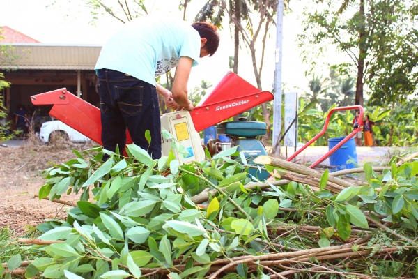 เครื่องย่อยกิ่งไม้คุณภาพดีจากญี่ปุ่น