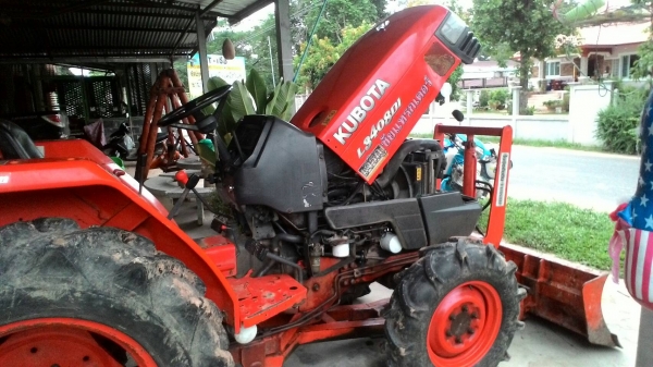 ขายรถไถ 34 แรง DI พร้อมลุยงาน อุปกร2ชิ้น ราคา 190000