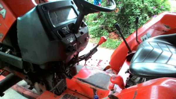 ขายรถไถ 34 แรง DI พร้อมลุยงาน อุปกร2ชิ้น ราคา 190000