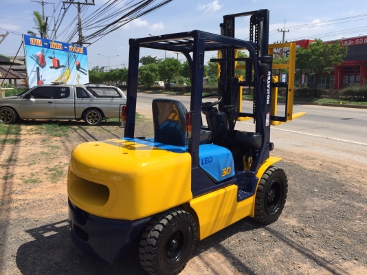 ขายด่วนรถยกเครื่องยนต์ดีเซล KOMATSU FD30-12 เครื่องยนต์ ISUZU C240 เกียร์ออโต้ เสาสูง 3 เมตร