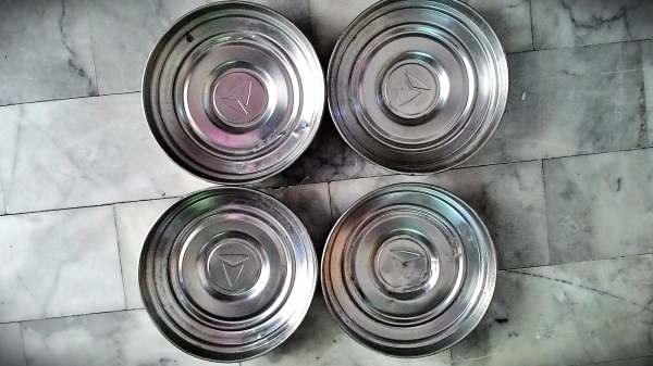 ขายฝาครอบล้อ ม้ากระโดด 1,000 บาท