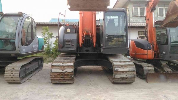 ขาย HITACHI ZX 225US-3 มาใหม่ สภาพสวย  ยังไม่เคยใช้งานในไทย  สนใจโทร  089-3818694  ดวงนภา