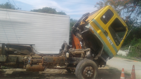 ขายรถสิบล้อ 2 เพลา FVZ เครื่อง 6HH เกียร์ZF แท้ห้าง