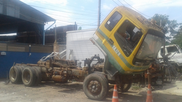 ขายรถสิบล้อ 2 เพลา FVZ เครื่อง 6HH เกียร์ZF แท้ห้าง