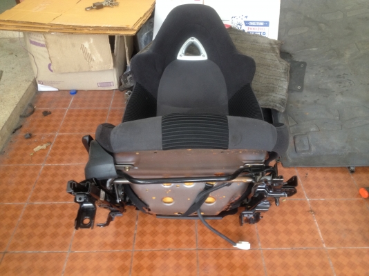 เบาะ RX8 ไม่ขาดไม่ยุบพร้อมรางเก่าญี่ปุ่นเเท้สภาพสวยตามรูปคู่ละ