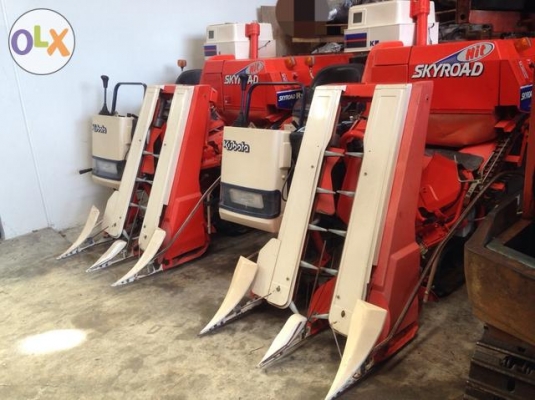 รถเกี่ยวข้าว KUBOTA R1-10 SKYROAD รถเกี่ยวข้าว KUBOTA R1-10 SKYROAD