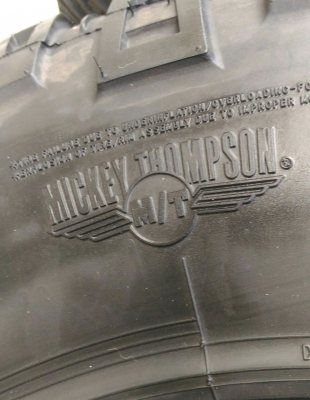 ขายยาง MT 285/75/16 MADE IN USA สวยๆ