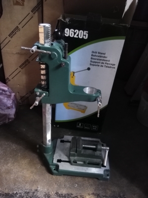 แท่นจับสว่านมือ