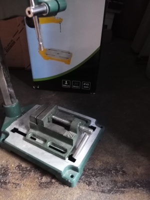 แท่นจับสว่านมือ