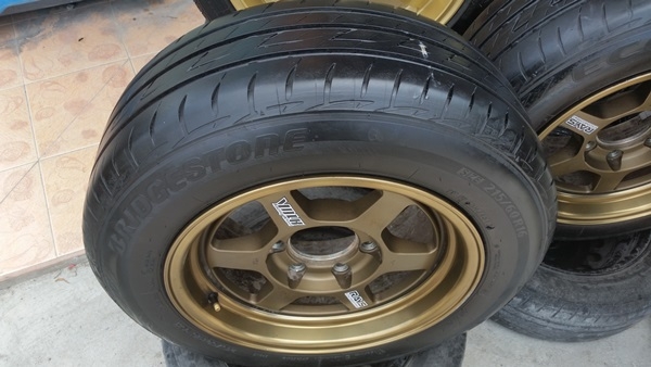 ขายล้อTE37 ขอบ16 6รู หน้า8 OFF 0 ยาง215/60/16 4 ล้อ