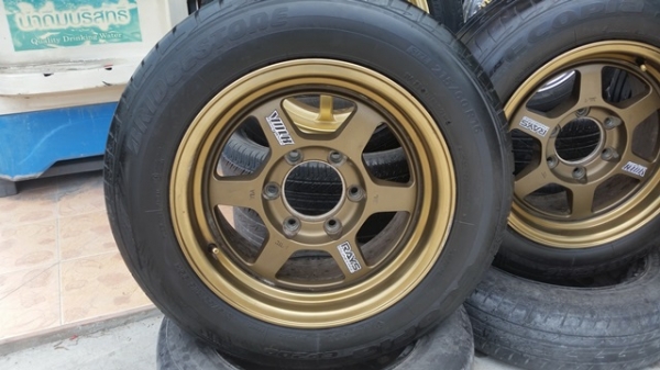 ขายล้อTE37 ขอบ16 6รู หน้า8 OFF 0 ยาง215/60/16 4 ล้อ