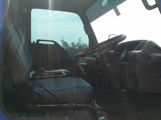 ISUZU 6ล้อรถน้ำ  NPR (130แรง) เครื่องดี ยางดี ครัทซีสวย ขาย 570,000 บาท ศุภากร 081-1903107 , 081-4252943
