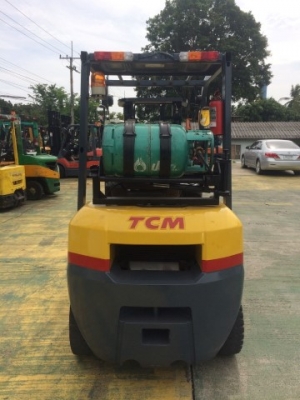 ขายรถ tcm ขนาด 2.5 ตัน เบนซิล + แก็ส   เกียร์ ออโต้ รับประกัน3 เดือน