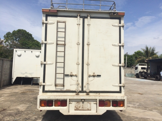 ขายตู้3บานยาว 6.50 เมตร สูง2.20เมตร กว้าง2.25เมตร