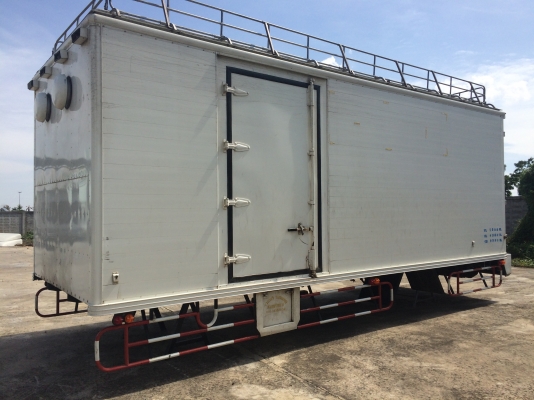 ขายตู้3บานยาว 6.50 เมตร สูง2.20เมตร กว้าง2.25เมตร