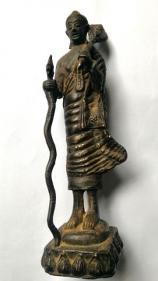 พระพุทธเจ้า ปางธุดงค์ ของเก่าแท้ ถือไม้เท้าพญานาค เด่นทางเมตตาค้าขายมีโชคลาภ เดินทางปลอดภัย สูง 10นิ้ว ฐานฝังลูกแก้วสารพัดนึก