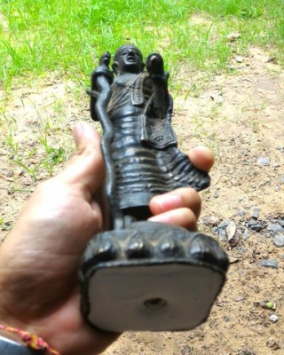 พระพุทธเจ้า ปางธุดงค์ ของเก่าแท้ ถือไม้เท้าพญานาค เด่นทางเมตตาค้าขายมีโชคลาภ เดินทางปลอดภัย สูง 10นิ้ว ฐานฝังลูกแก้วสารพัดนึก