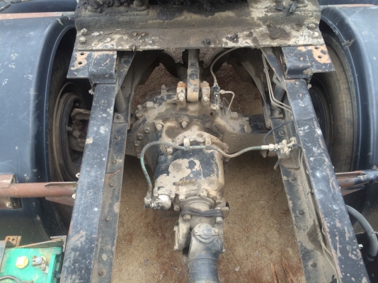 หัวลาก  320 แรง ปี 51 (( รถน้ำมัน ))  สภาพพร้อมใช้งาน  ราคา  1,400,000  บาท