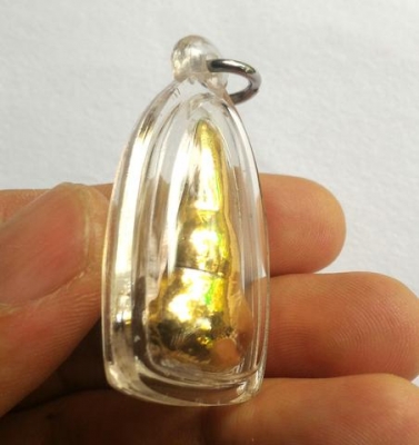 ปิดตาหัวจรวด ปิดตาทรงเจดีย์ เนื้อทอง สวยแปลก เลี่ยมพร้อมใช้