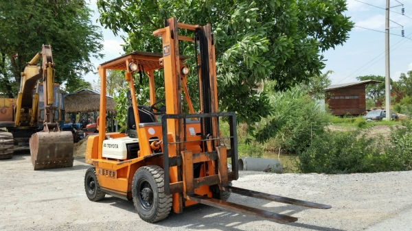 ขายด่วนรถยก TOYOTA 4FGยก2.5ตันเสาสูง3.5เมตรงายาวๆยางตันรถนอกนำเข้ายังไม่เคยใช้งานในเมืองไทยเลย=รุ่นใหม่ขายถูกๆๆ ขายด่วนรถยก TOYOTA 4FGยก2.5ตันเสาสูง3.5เมตรงายาวๆยางตันรถนอกนำเข้ายังไม่เคยใช้งานในเมืองไทยเลย=รุ่นใหม่ขายถูกๆๆ