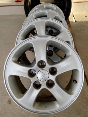 ขายล้อแม็กขอบ 15 5รู ไทรทัน 4ล้อ ขาย 3,500 บ.