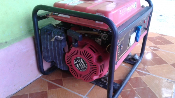 ขายเครื่องปันไฟ220Vใช้งานปกติลดเหลือ3500บาท ขายเครื่องปันไฟ220Vใช้งานปกติลดเหลือ3500บาท