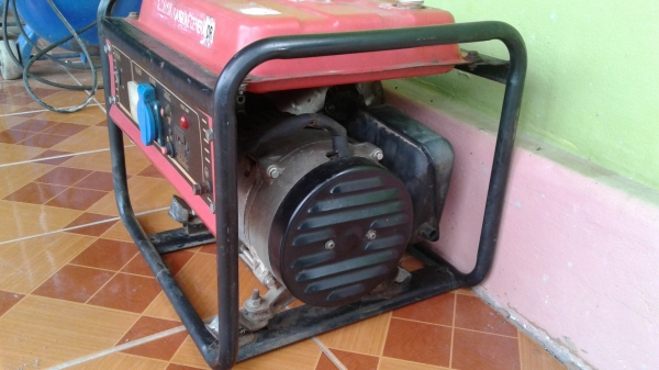 ขายเครื่องปันไฟ220Vใช้งานปกติลดเหลือ3500บาท ขายเครื่องปันไฟ220Vใช้งานปกติลดเหลือ3500บาท