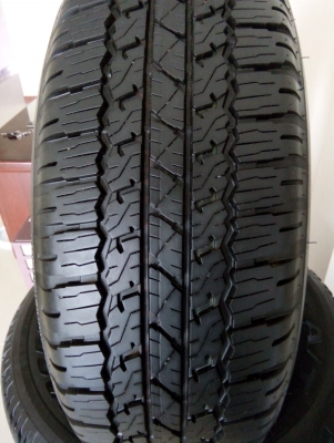 ขายยางบริดสโตน693  265/65R17 ถอดป้ายแดงรีโว่ตัวท็อป ขาย 18,500บ.