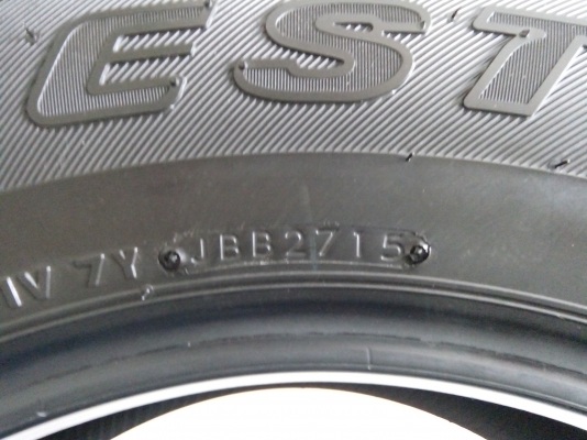 ขายยางบริดสโตน693  265/65R17 ถอดป้ายแดงรีโว่ตัวท็อป ขาย 18,500บ.
