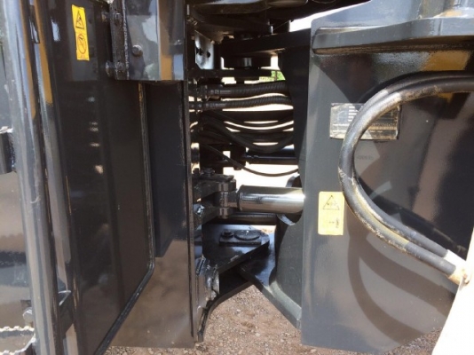 ขายรถตักล้อยาง KOMATSU WA320-5 รถนอกนำเข้าจากญี่ปุ่น สภาพสวยพร้อมใช้