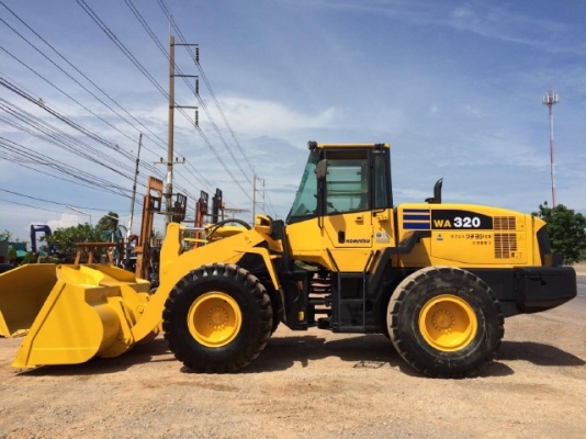 ขายรถตักล้อยาง KOMATSU WA320-5 รถนอกนำเข้าจากญี่ปุ่น สภาพสวยพร้อมใช้