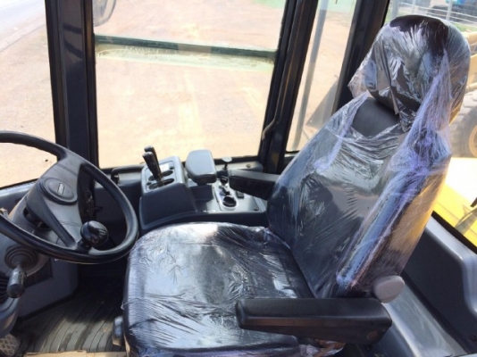 ขายรถตักล้อยาง KOMATSU WA320-5 รถนอกนำเข้าจากญี่ปุ่น สภาพสวยพร้อมใช้