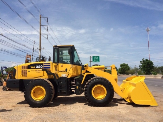 ขายรถตักล้อยาง KOMATSU WA320-5 รถนอกนำเข้าจากญี่ปุ่น สภาพสวยพร้อมใช้