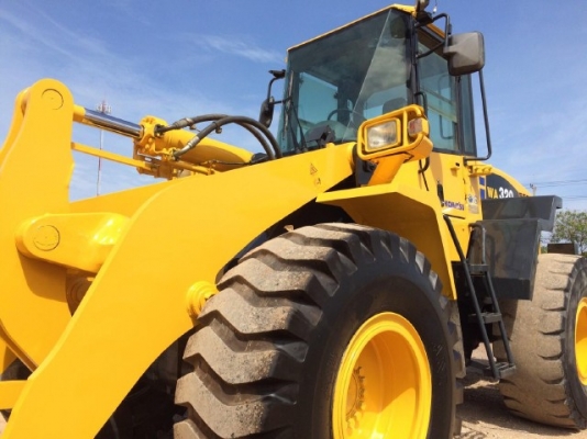 ขายรถตักล้อยาง KOMATSU WA320-5 รถนอกนำเข้าจากญี่ปุ่น สภาพสวยพร้อมใช้