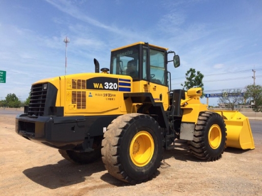 ขายรถตักล้อยาง KOMATSU WA320-5 รถนอกนำเข้าจากญี่ปุ่น สภาพสวยพร้อมใช้