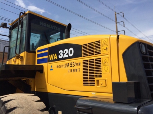 ขายรถตักล้อยาง KOMATSU WA320-5 รถนอกนำเข้าจากญี่ปุ่น สภาพสวยพร้อมใช้