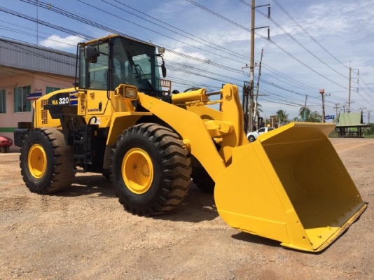 ขายรถตักล้อยาง KOMATSU WA320-5 รถนอกนำเข้าจากญี่ปุ่น สภาพสวยพร้อมใช้