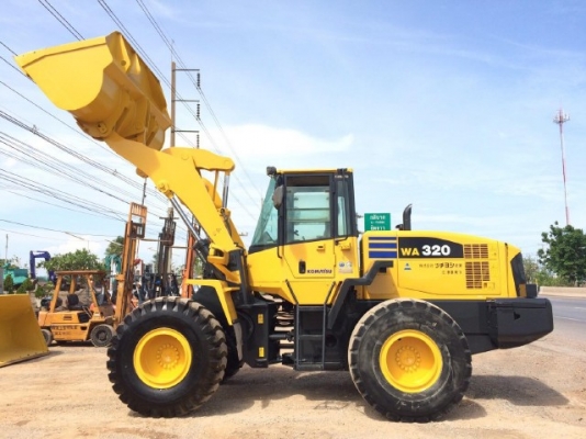 ขายรถตักล้อยาง KOMATSU WA320-5 รถนอกนำเข้าจากญี่ปุ่น สภาพสวยพร้อมใช้