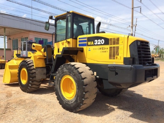 ขายรถตักล้อยาง KOMATSU WA320-5 รถนอกนำเข้าจากญี่ปุ่น สภาพสวยพร้อมใช้