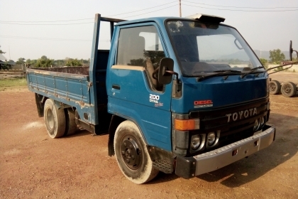 6ล้อดั๊มโตโยต้าสีเดิมหัวเดิมคัชชีงามปี33พร้อมใช้ยาว3.20 เมตรราคาถูก265000ต่อรองคับ