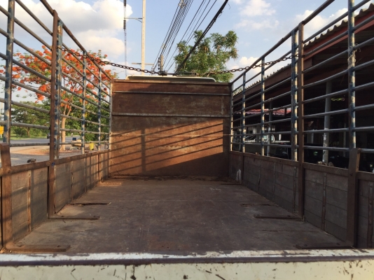 ขาย6ล้อFRR190 หัวตึก ยูโร3 จดปี55 กระบะพร้อมคอกยาว5.50เมตร