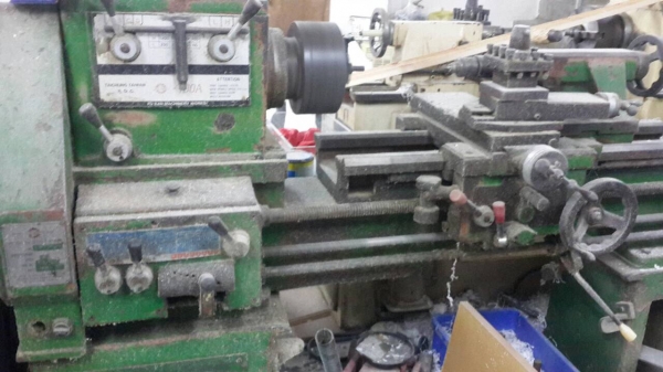 ขายกลึง5ฟุต3เพลาของใต้หวันราคาเบาๆครับ