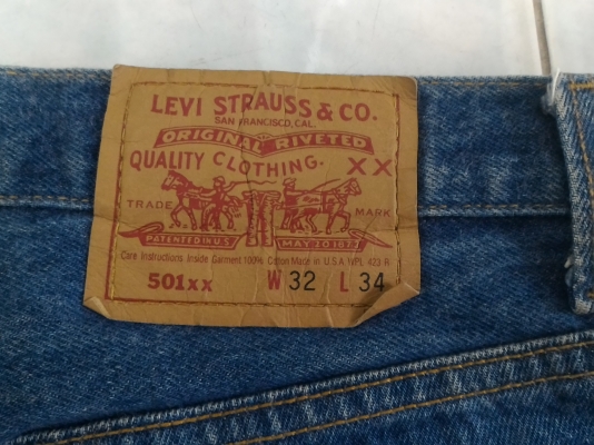 445-ยีนส์Levi's 501 ผ้าทราย ของแท้ มือสอง เอว 33 ยาว 30 เนื้อทรายสวย ตะเข็บสวย