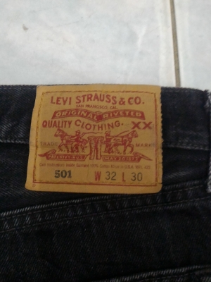 017-ยีนส์Levi's 501 ผ้าทราย ของแท้ มือสอง เอว 33 ยาว 29 เนื้อทรายสวย ตะเข็บสวย